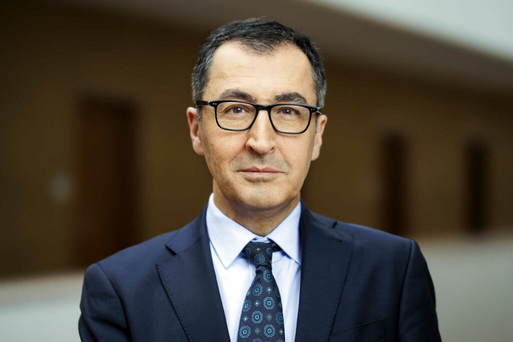 Özdemir unterstützt Aufnahme der Brezel ins UNESCO-Kulturerbe