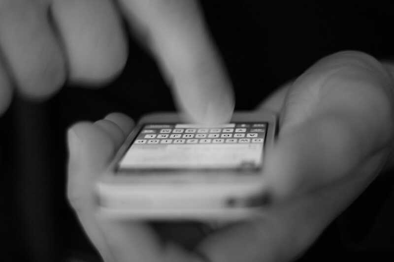 Urteil: Dienstliche SMS müssen in Freizeit nicht gelesen werden