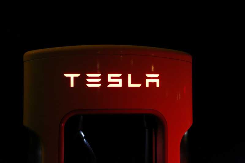 Tesla: Kuchen-Storno bringt Konditorei in finanzielle Not